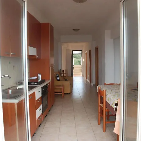 Acqualadroni Affitti Hotel 2*