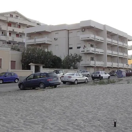 Acqualadroni Affitti Hotel 2*